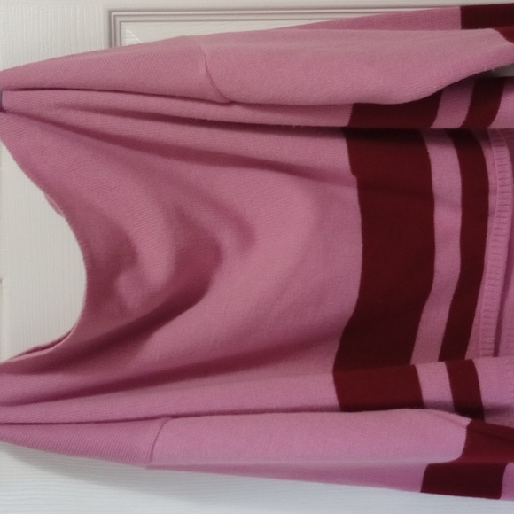 Off Shoulder Sweater - Picture 3 of 4